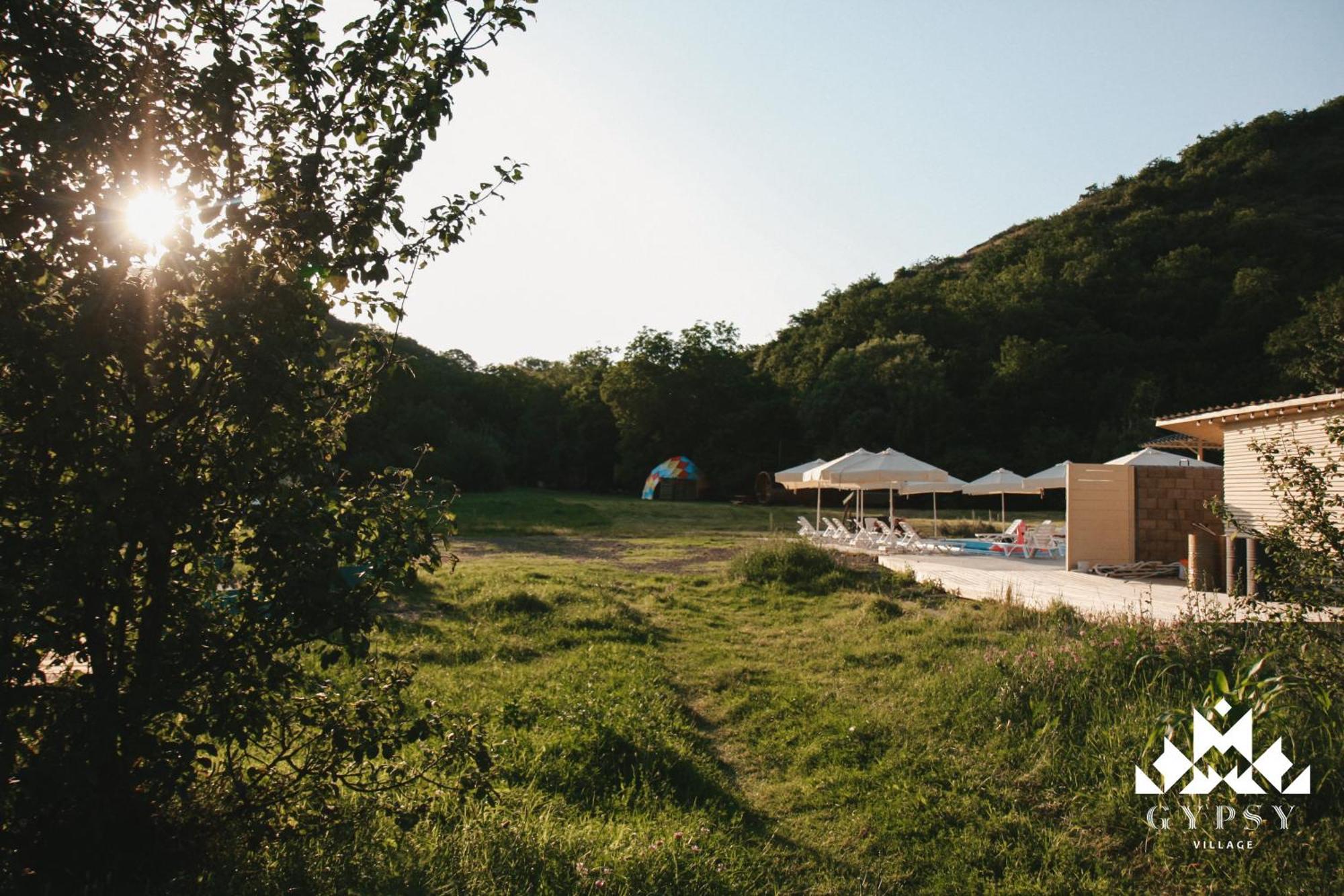 Gipsy Village Park Hotel Asureti ภายนอก รูปภาพ