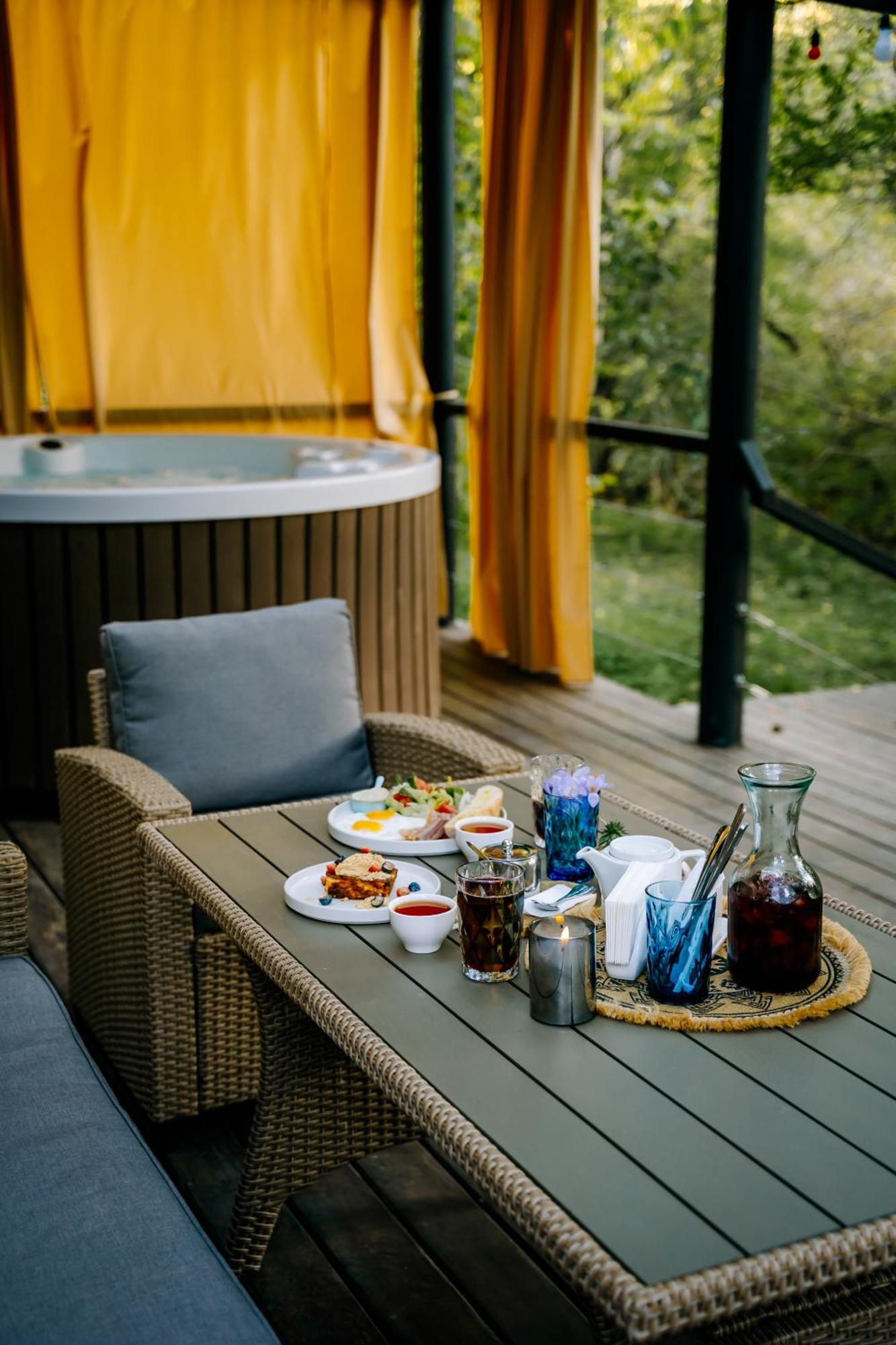Gipsy Village Park Hotel Asureti ภายนอก รูปภาพ