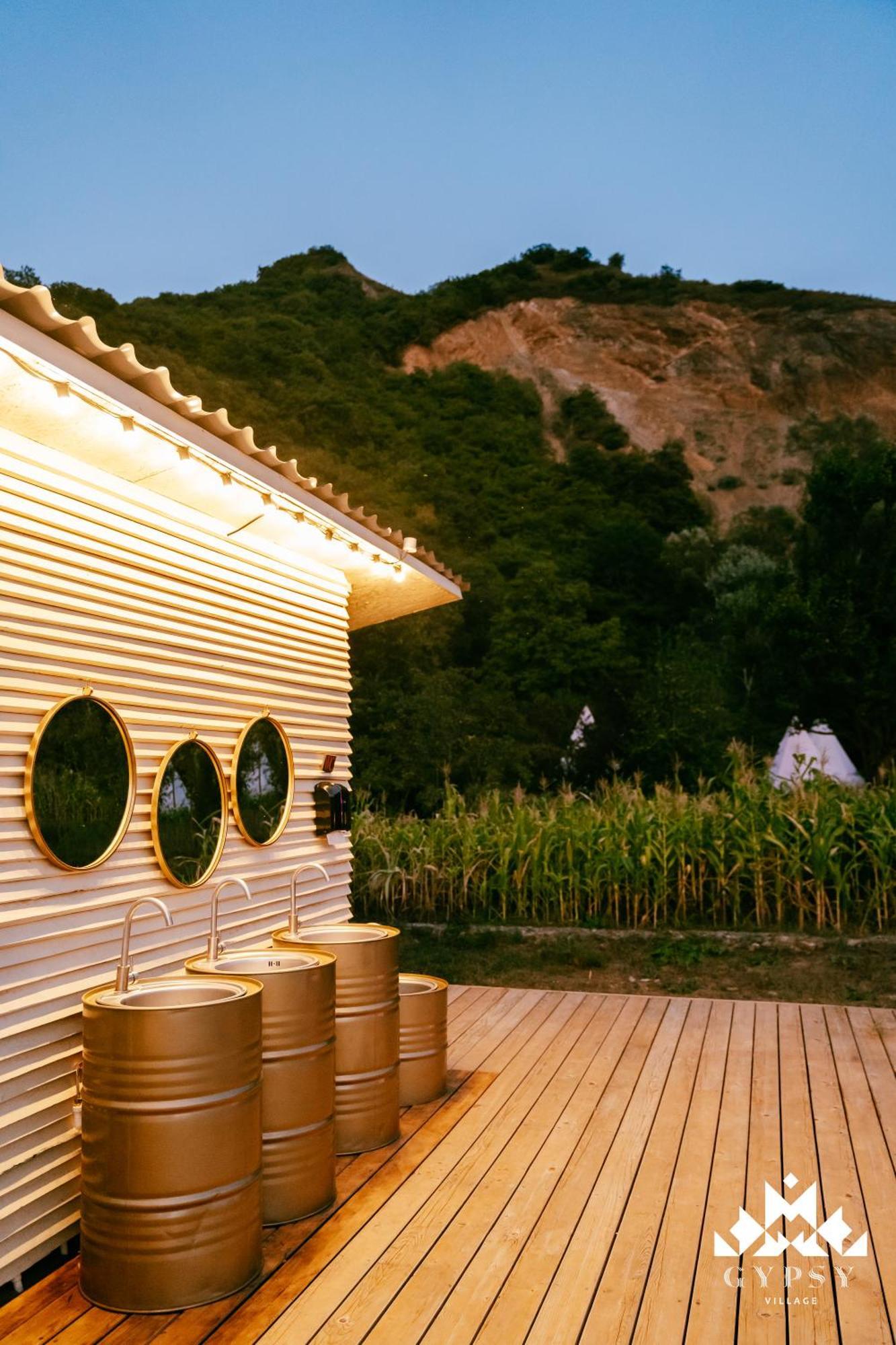 Gipsy Village Park Hotel Asureti ภายนอก รูปภาพ